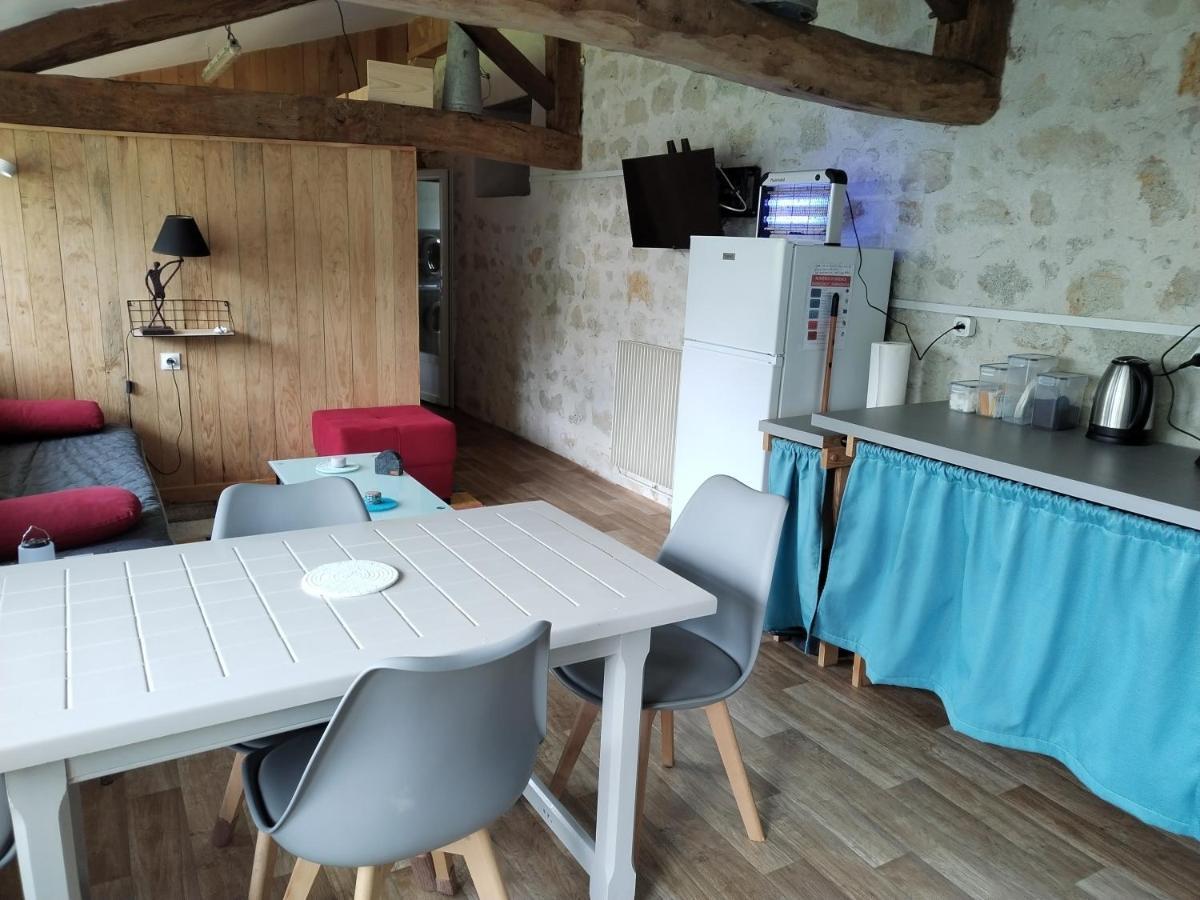 Chambre 2 A 4 Pers Gite Du Gardoir Boresse-et-Martron Exterior photo