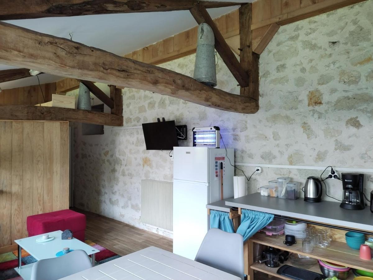 Chambre 2 A 4 Pers Gite Du Gardoir Boresse-et-Martron Exterior photo